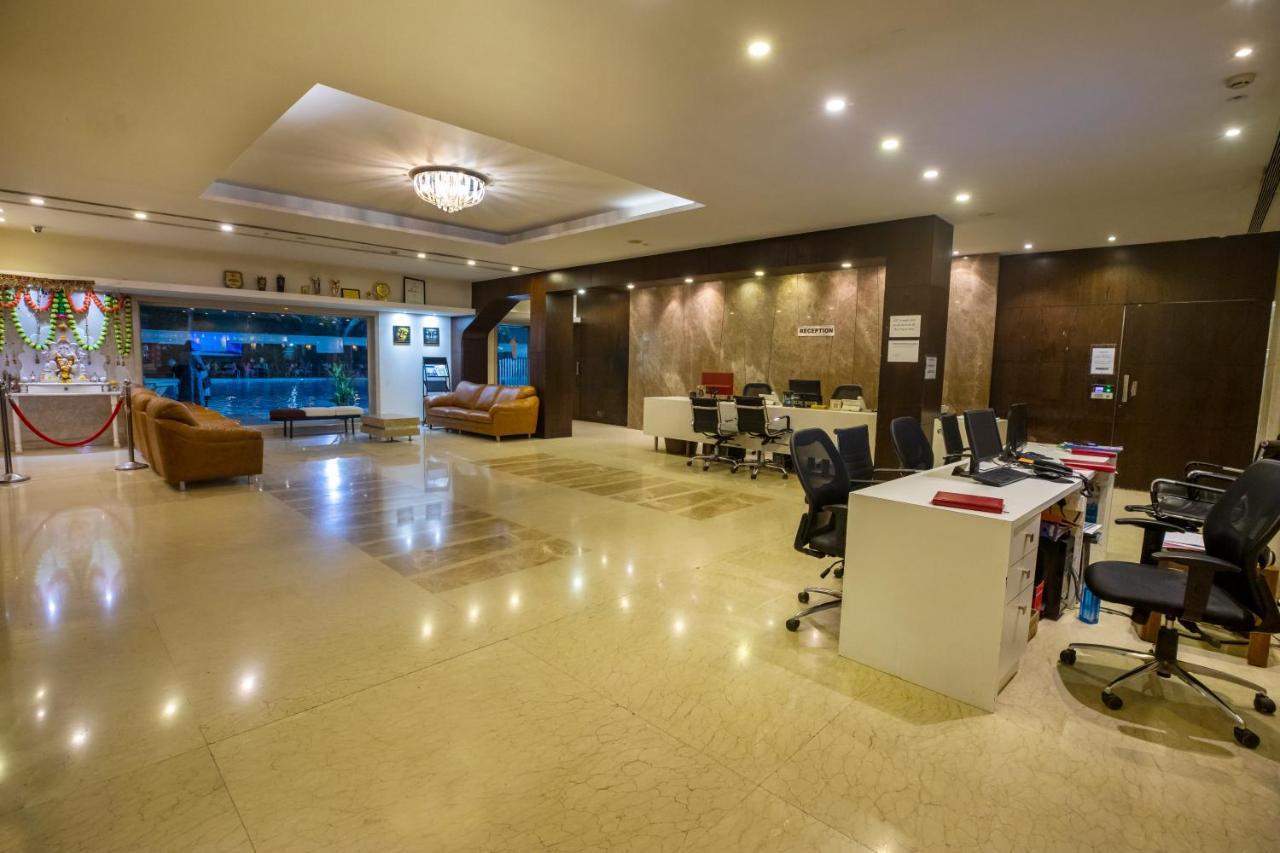 The Thane Club Buitenkant foto