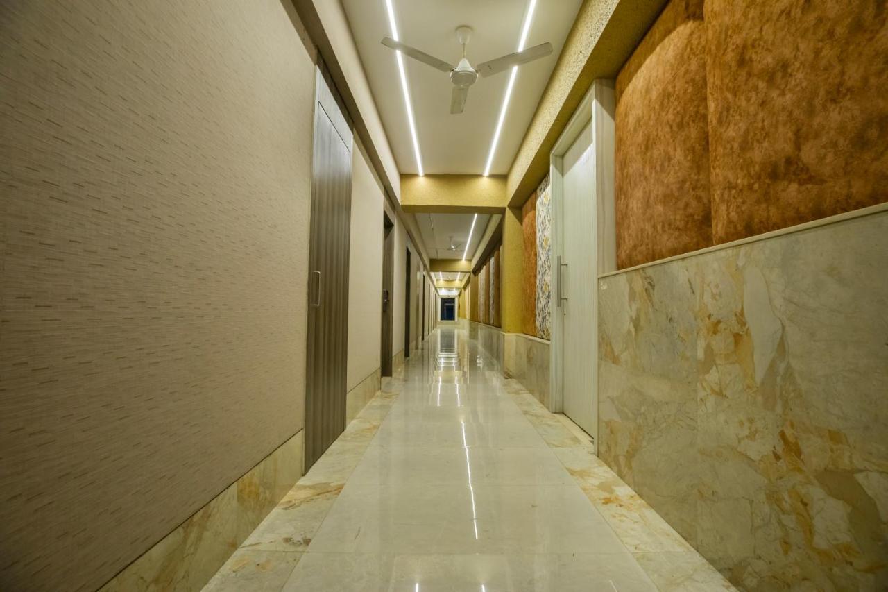 The Thane Club Buitenkant foto